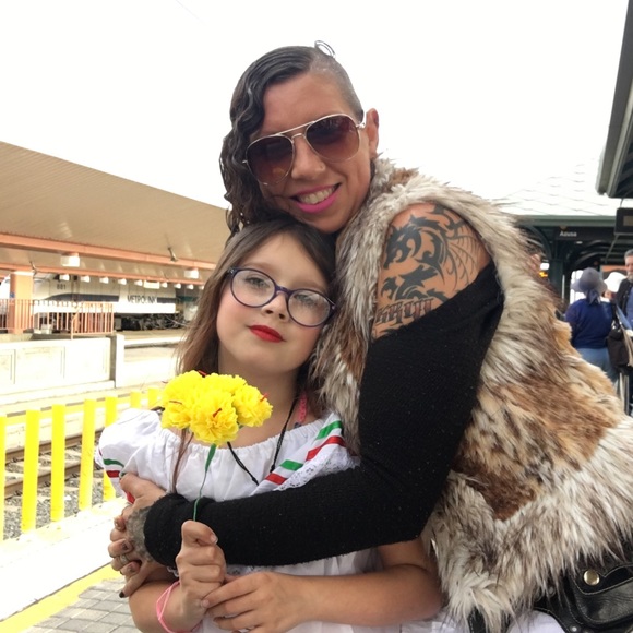 Meet your Posher, Sami - Picture 2 of 5